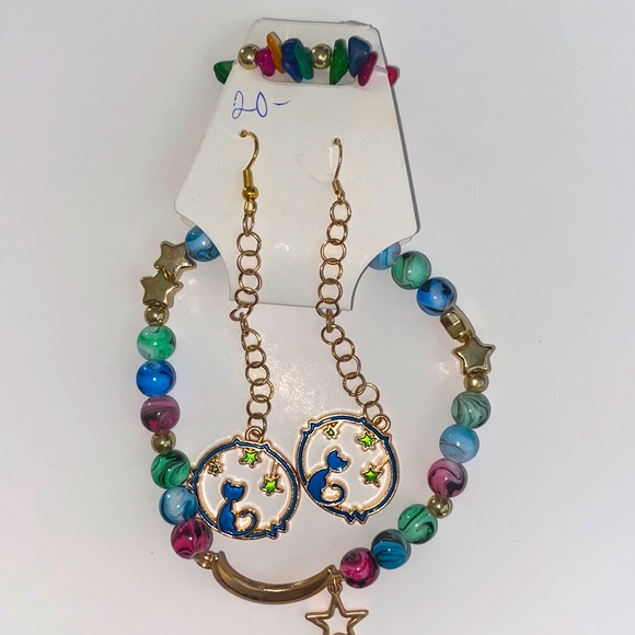 Women’s jewelry and accessories - Picture 1 of 2